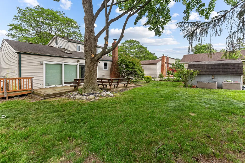 39805 Coronation Road Canton Charter Township MI 48188