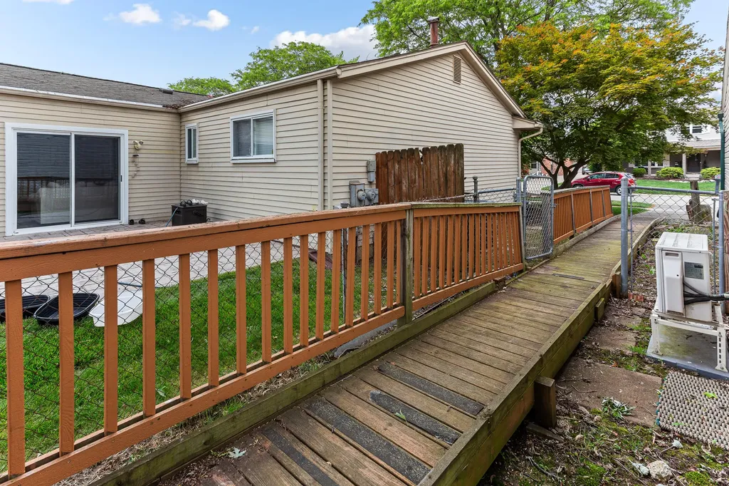 39805 Coronation Road Canton Charter Township MI 48188