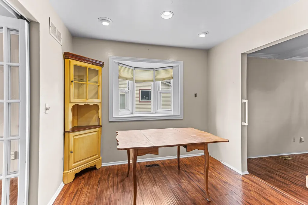 39805 Coronation Road Canton Charter Township MI 48188