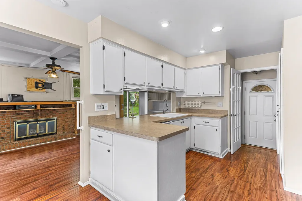 39805 Coronation Road Canton Charter Township MI 48188