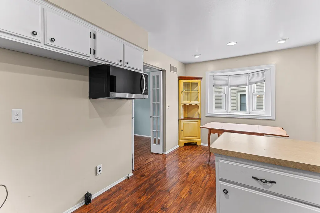 39805 Coronation Road Canton Charter Township MI 48188