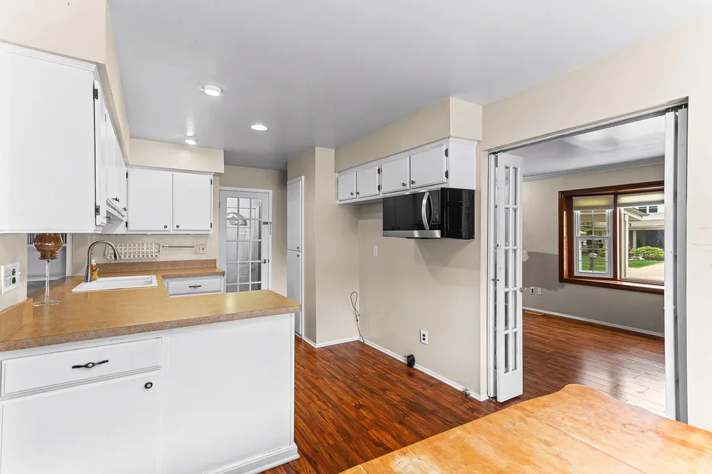39805 Coronation Road Canton Charter Township MI 48188