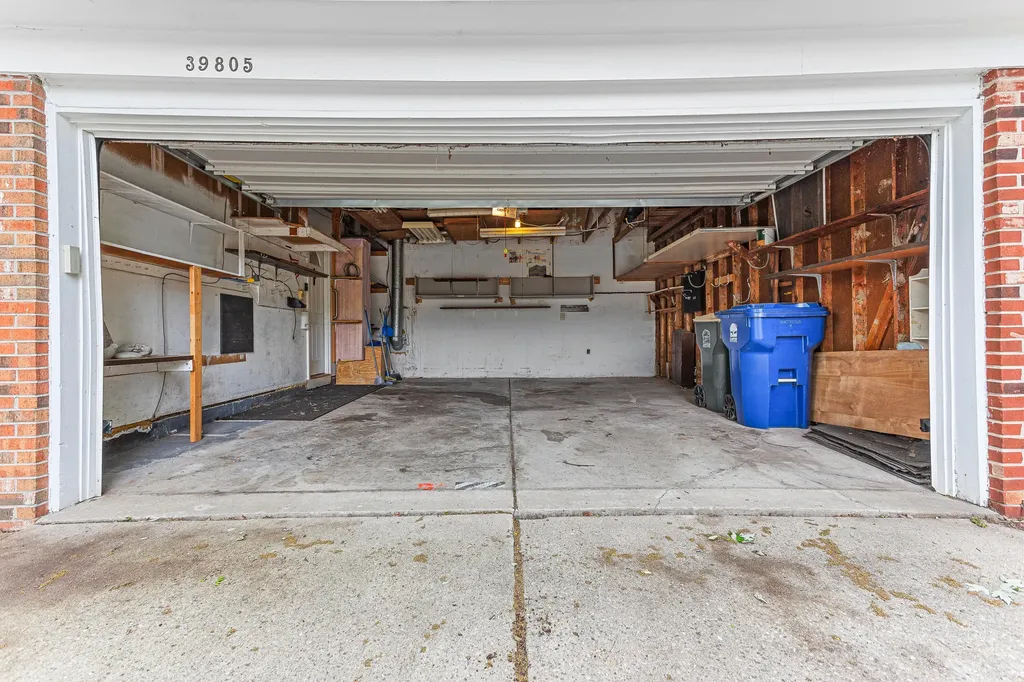 39805 Coronation Road Canton Charter Township MI 48188