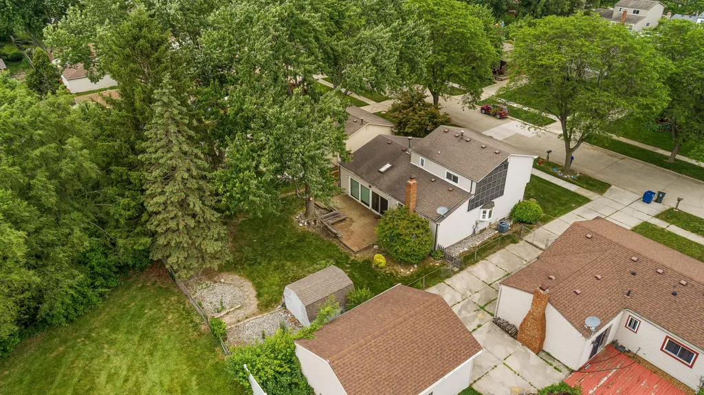 39805 Coronation Road Canton Charter Township MI 48188