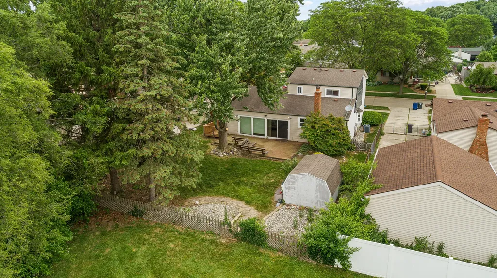 39805 Coronation Road Canton Charter Township MI 48188