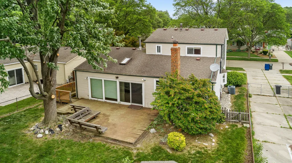 39805 Coronation Road Canton Charter Township MI 48188