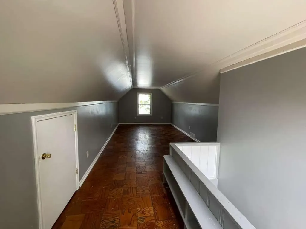 20090 Lahser Road Detroit City MI 48219
