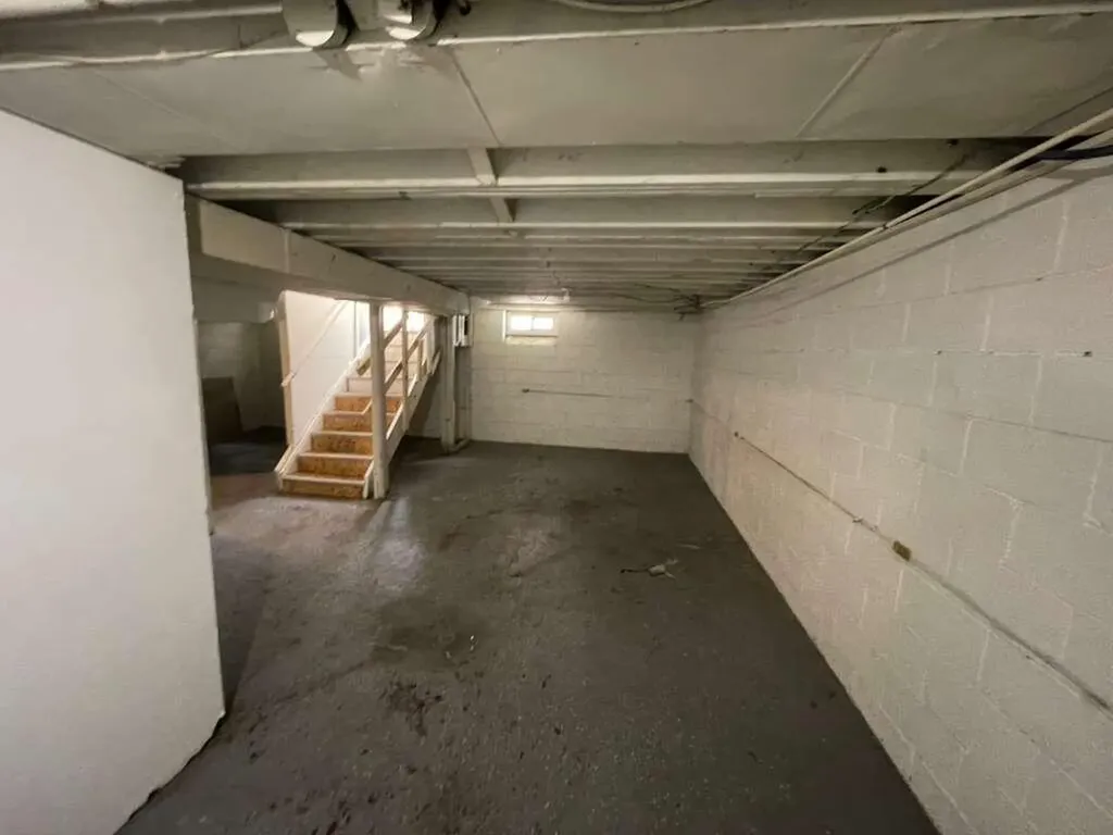 20090 Lahser Road Detroit City MI 48219