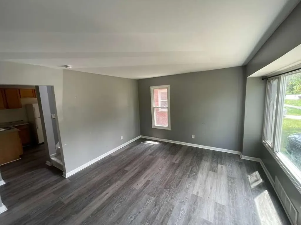 20090 Lahser Road Detroit City MI 48219