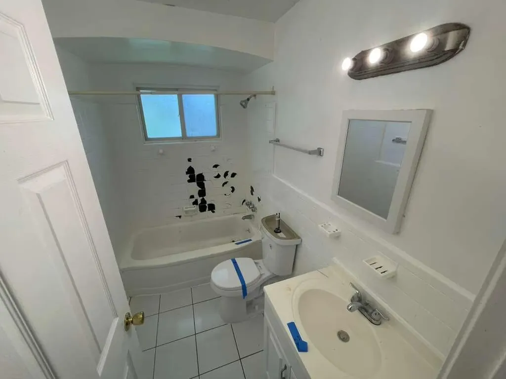 20090 Lahser Road Detroit City MI 48219