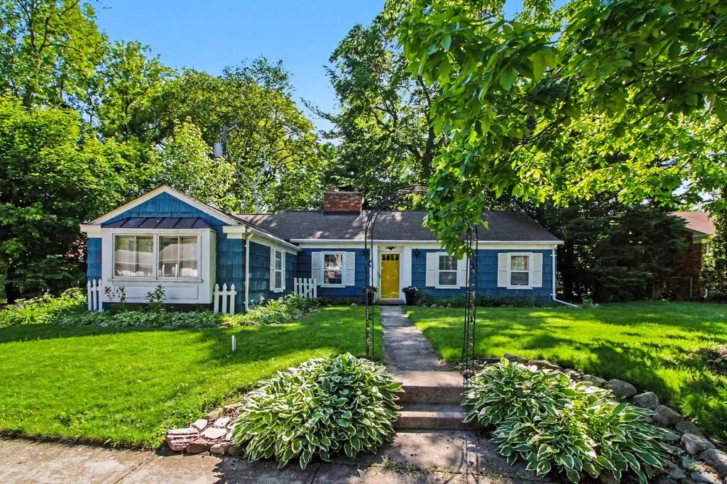 16654 Macarthur Redford Charter Township MI 48240