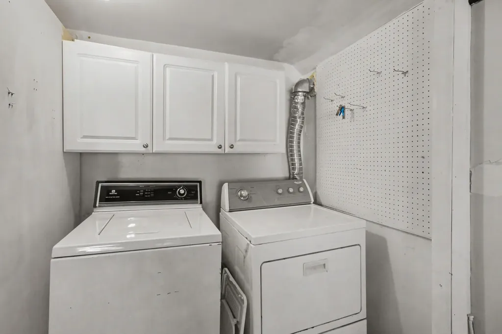 16654 Macarthur Redford Charter Township MI 48240