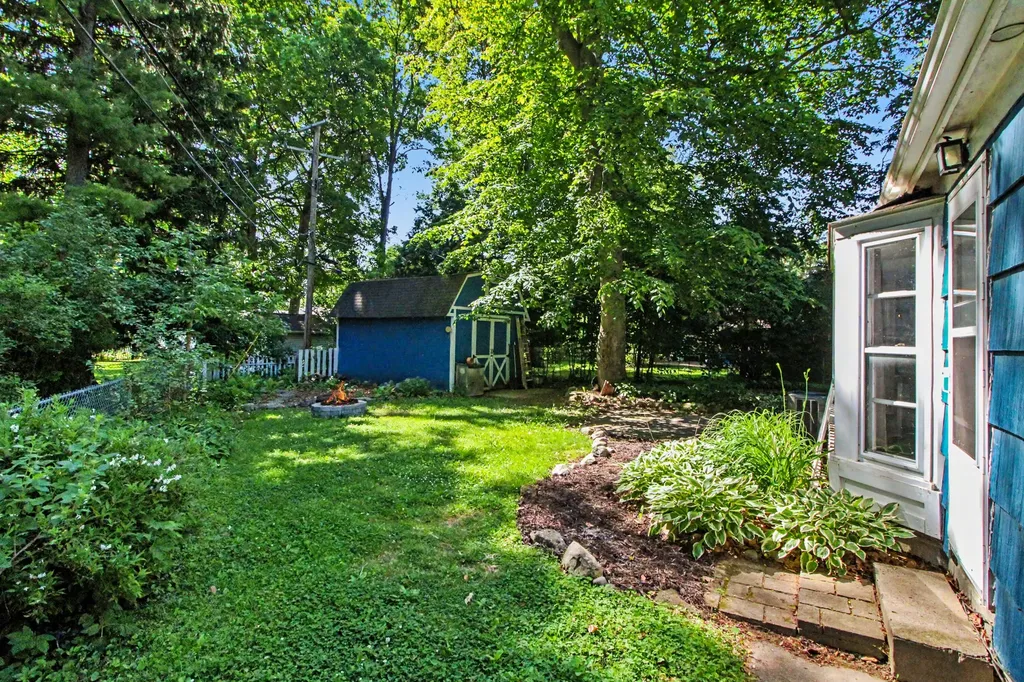 16654 Macarthur Redford Charter Township MI 48240