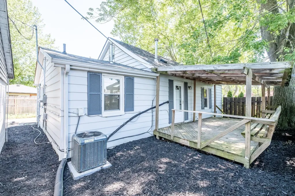 16167 Hauss Avenue Eastpointe City MI 48021