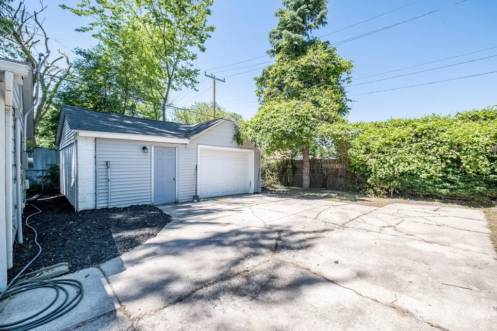 16167 Hauss Avenue Eastpointe City MI 48021
