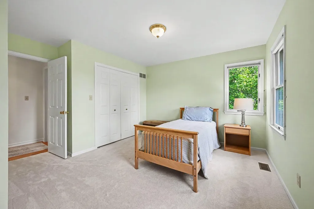 1964 Oakview Drive Pittsfield Charter Township MI 48108