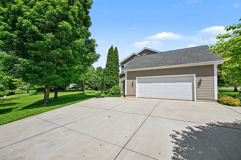 1964 Oakview Drive Pittsfield Charter Township MI 48108