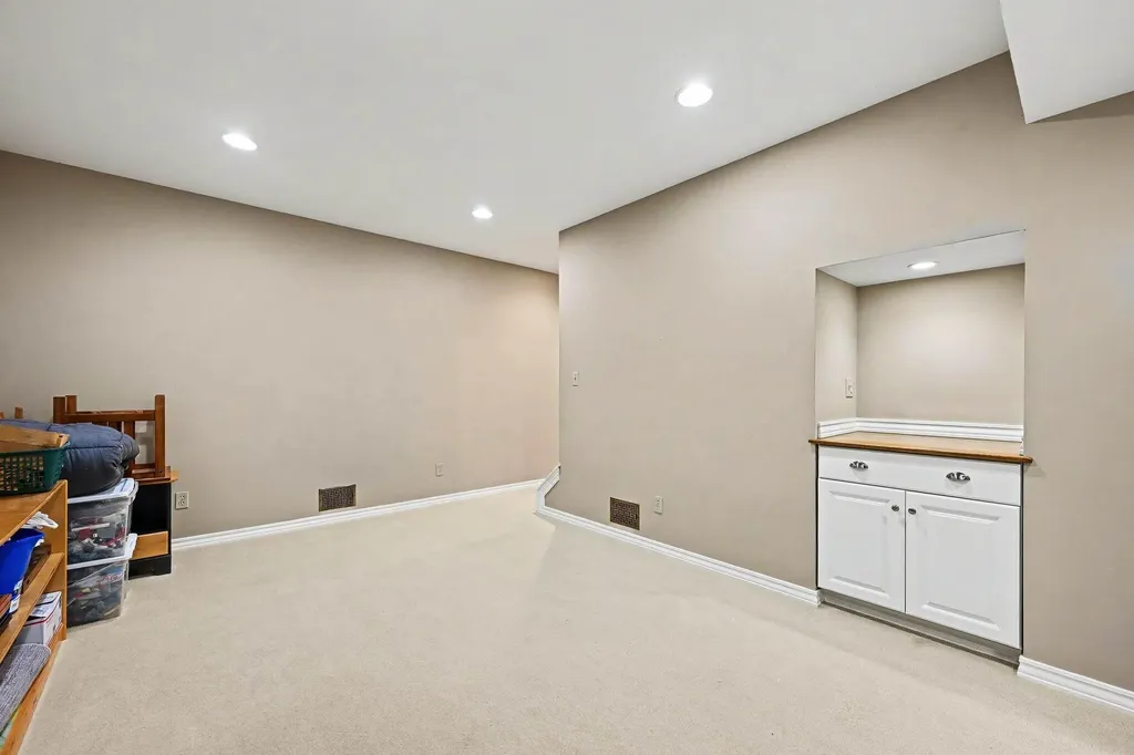 1964 Oakview Drive Pittsfield Charter Township MI 48108