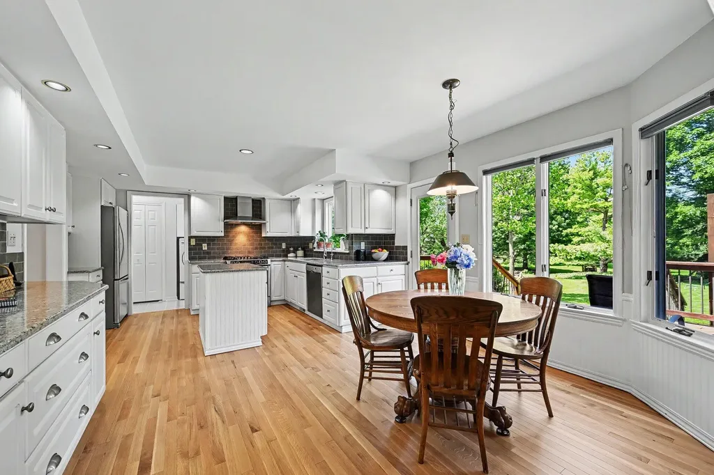 1964 Oakview Drive Pittsfield Charter Township MI 48108