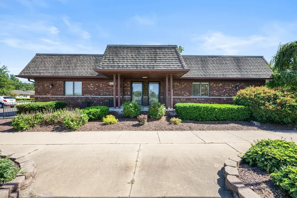 24825 Eureka Road Taylor City MI 48180