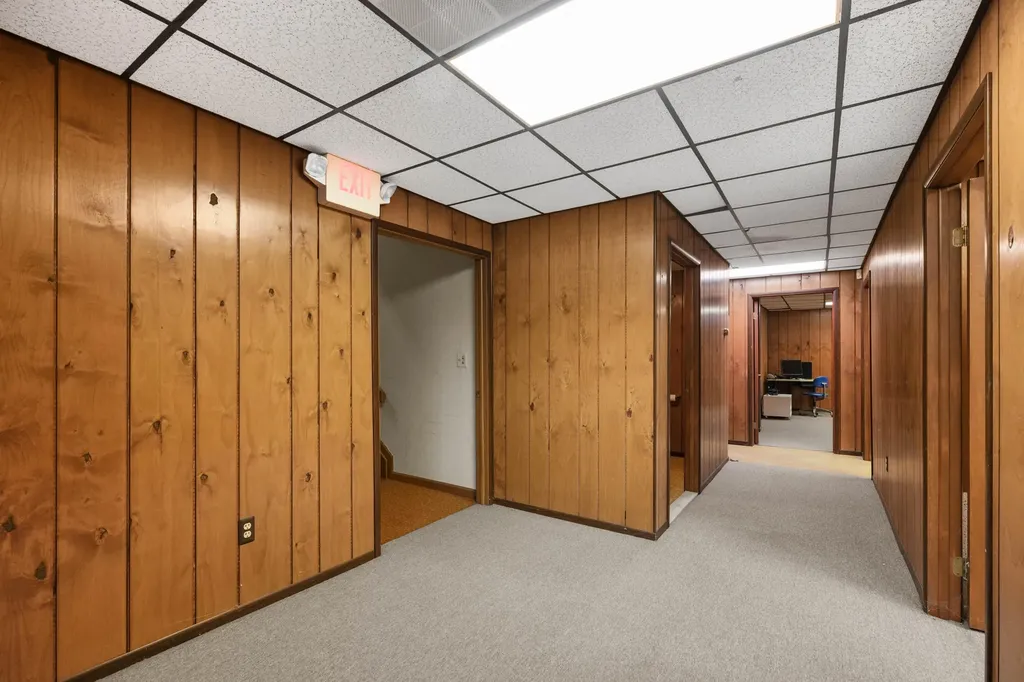 24825 Eureka Road Taylor City MI 48180