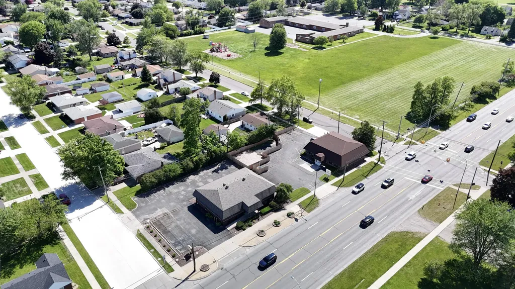 24825 Eureka Road Taylor City MI 48180