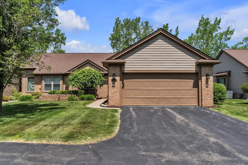 4853 Lone Oak Court Pittsfield Charter Township MI 48108
