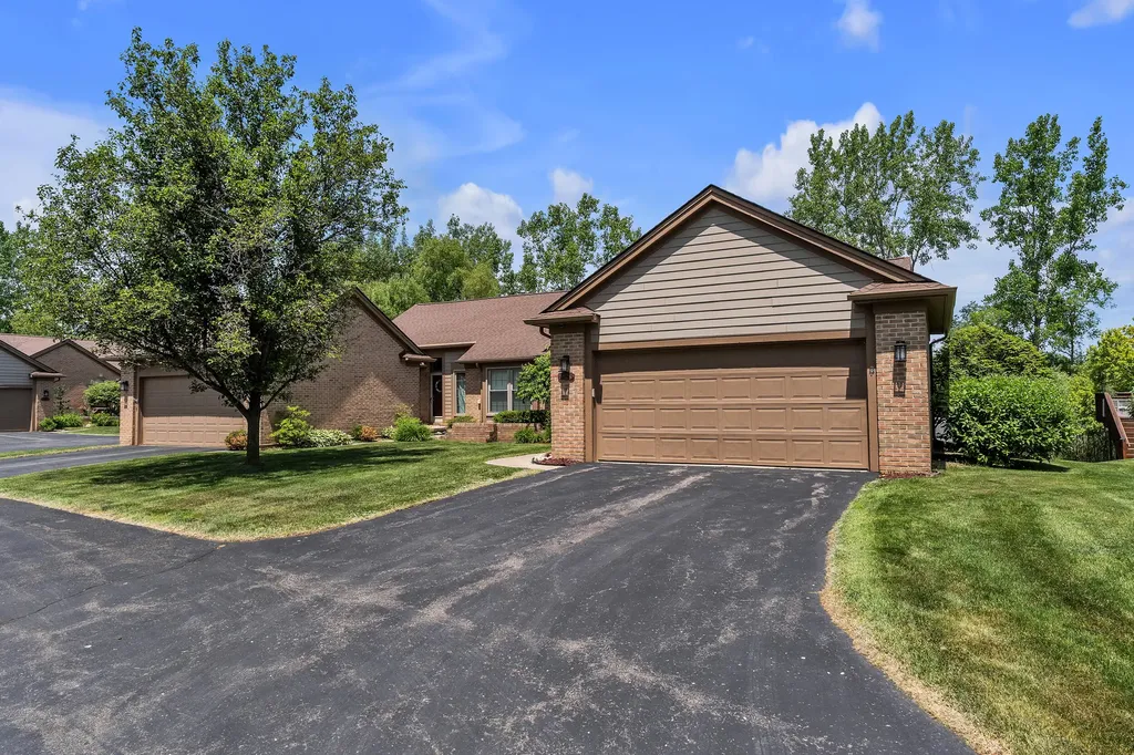 4853 Lone Oak Court Pittsfield Charter Township MI 48108