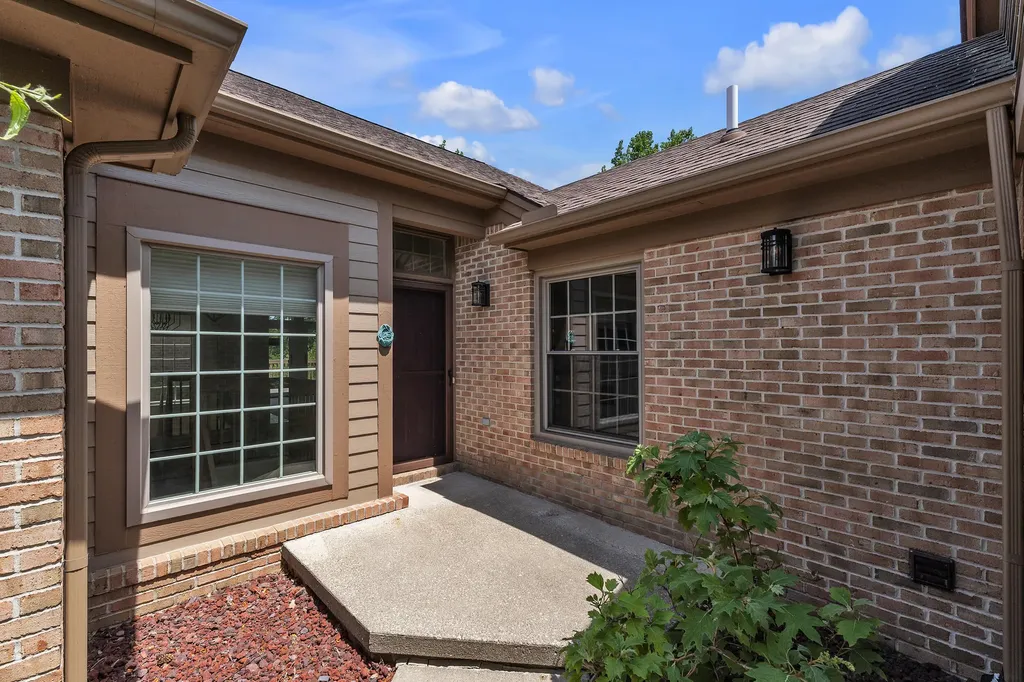 4853 Lone Oak Court Pittsfield Charter Township MI 48108