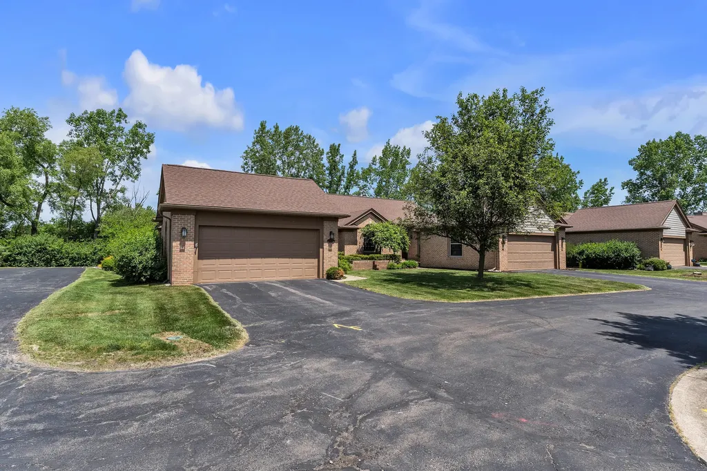 4853 Lone Oak Court Pittsfield Charter Township MI 48108