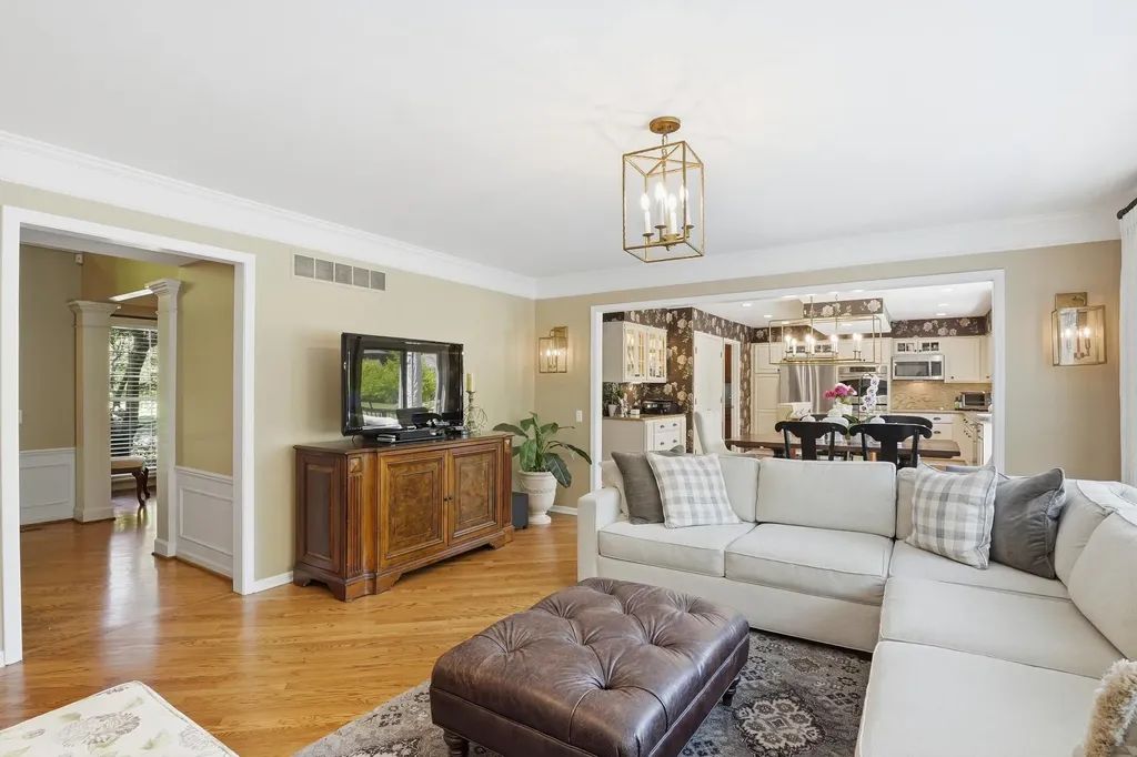 1749 Mountain Ash Drive West Bloomfield Charter Township MI 48324