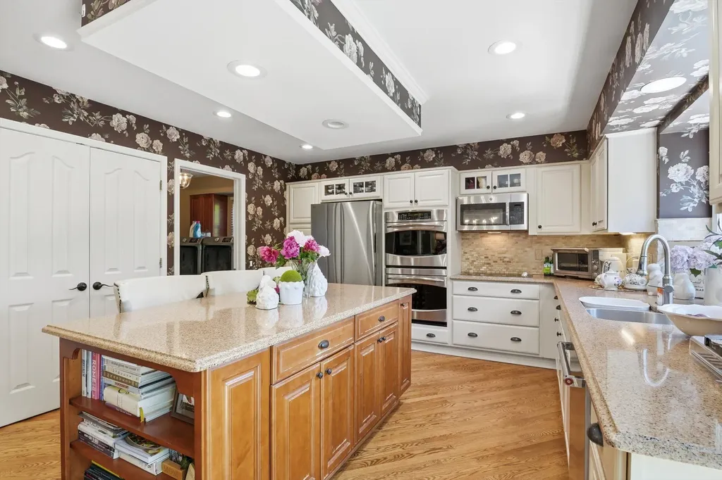 1749 Mountain Ash Drive West Bloomfield Charter Township MI 48324