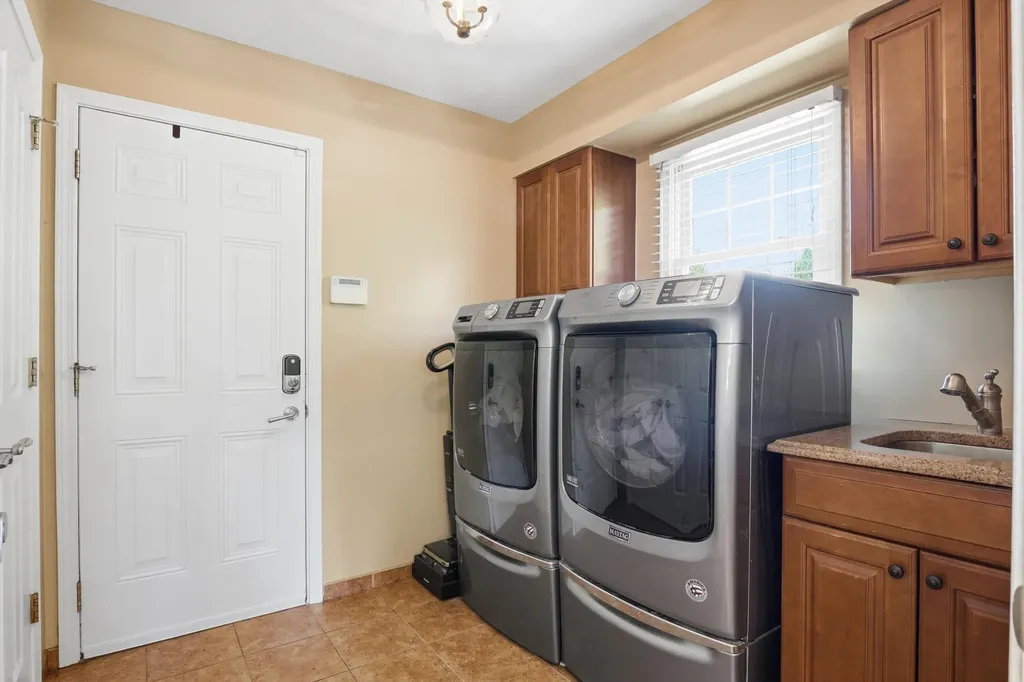 1749 Mountain Ash Drive West Bloomfield Charter Township MI 48324