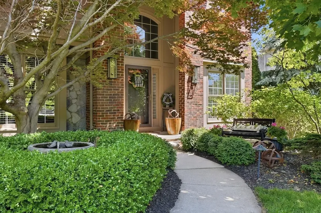 1749 Mountain Ash Drive West Bloomfield Charter Township MI 48324