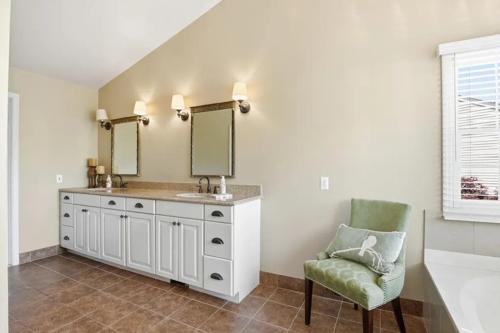 1749 Mountain Ash Drive West Bloomfield Charter Township MI 48324