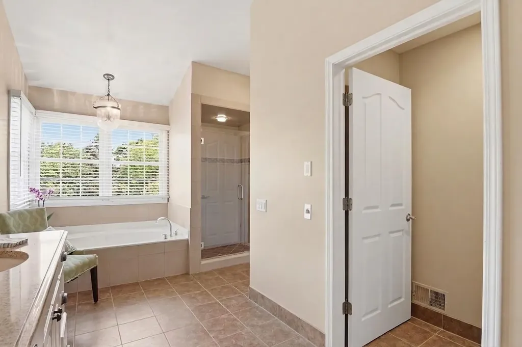 1749 Mountain Ash Drive West Bloomfield Charter Township MI 48324