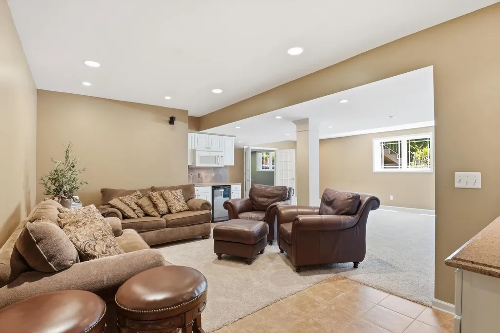 1749 Mountain Ash Drive West Bloomfield Charter Township MI 48324