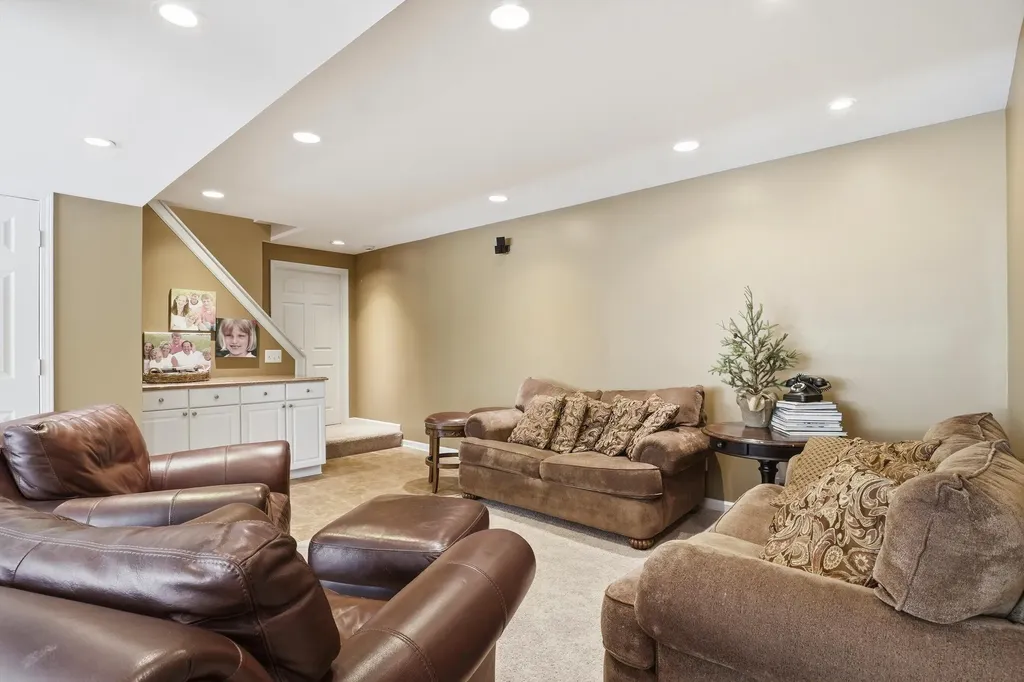 1749 Mountain Ash Drive West Bloomfield Charter Township MI 48324