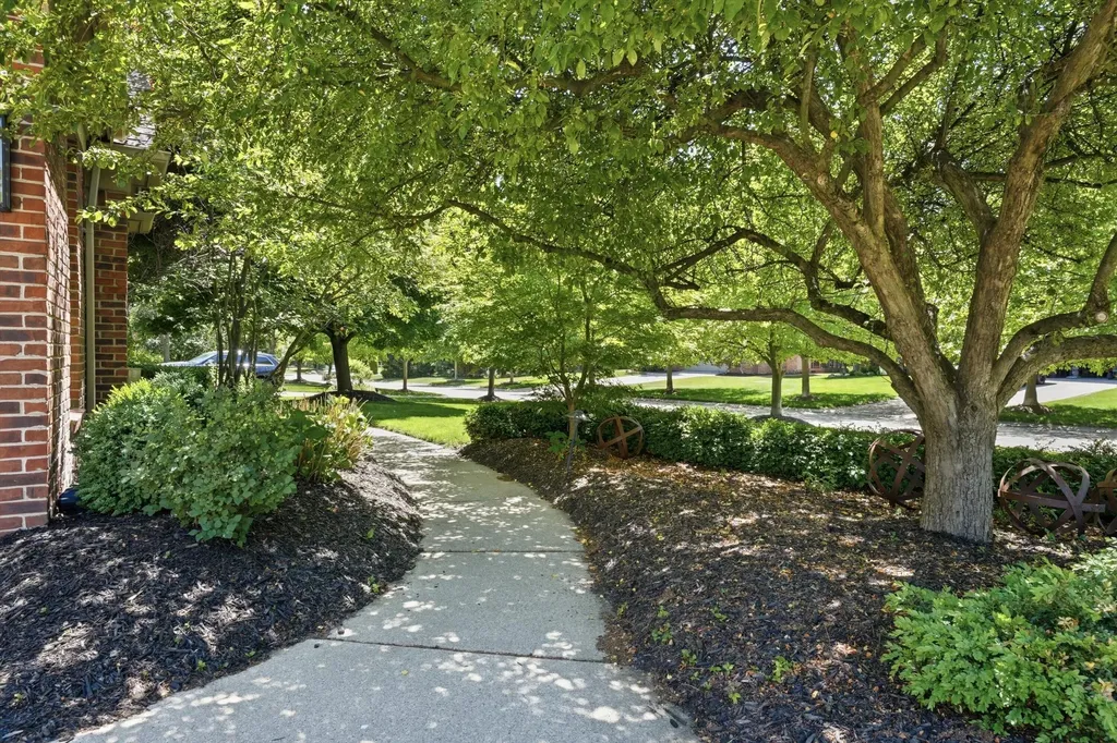 1749 Mountain Ash Drive West Bloomfield Charter Township MI 48324