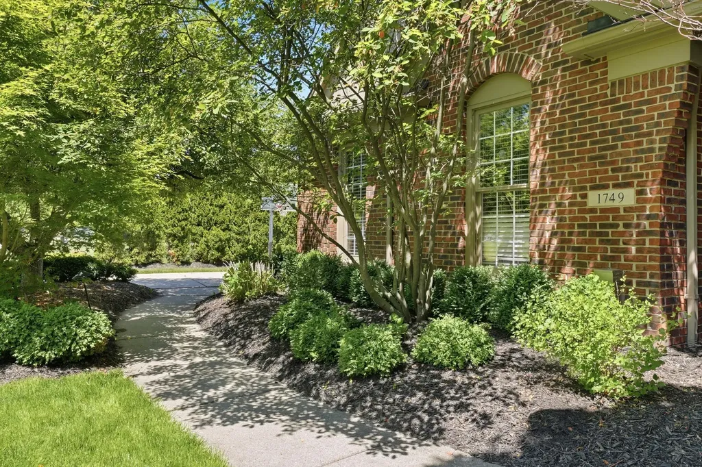 1749 Mountain Ash Drive West Bloomfield Charter Township MI 48324