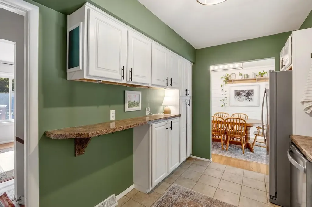 1358 Flamingo Street Wixom City MI 48393