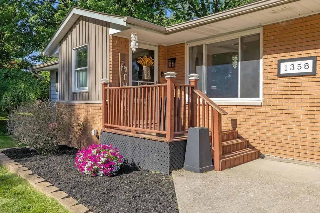 1358 Flamingo Street Wixom City MI 48393