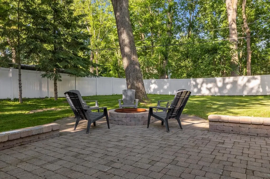 1358 Flamingo Street Wixom City MI 48393