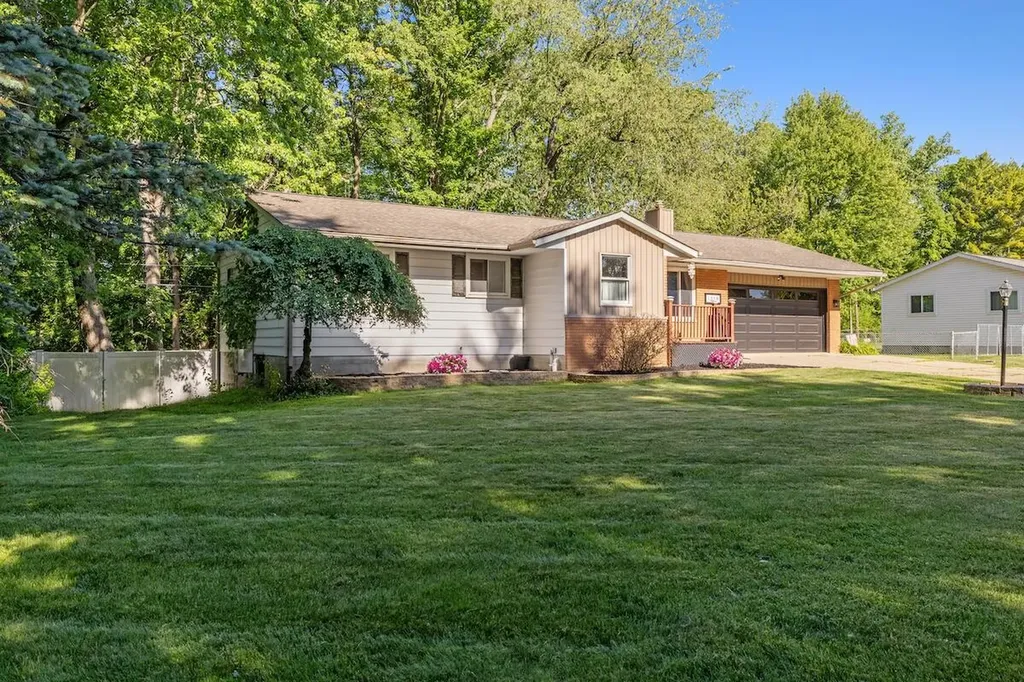 1358 Flamingo Street Wixom City MI 48393