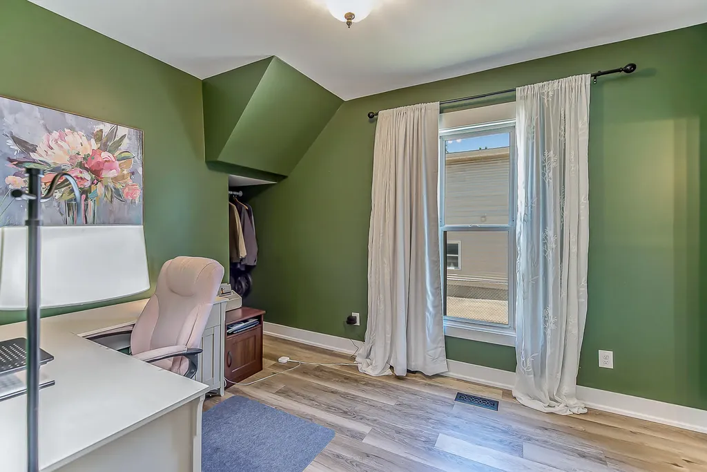 611 W Silver Lake Road Fenton City MI 48430
