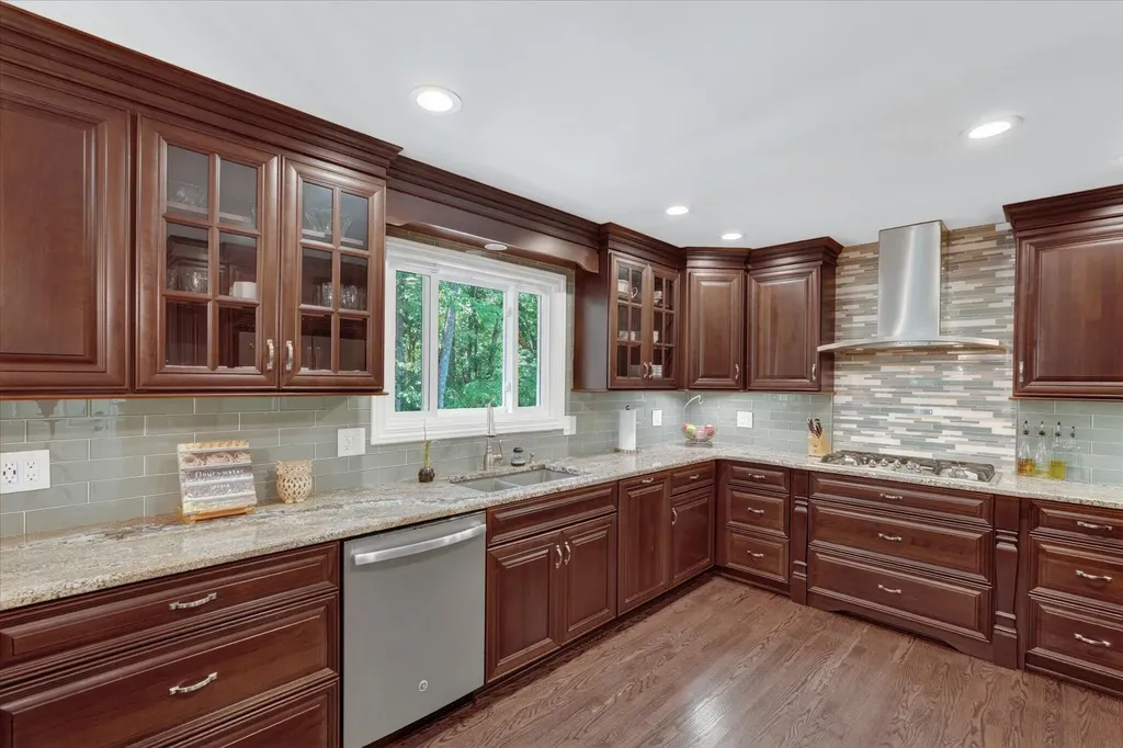 4022 Dun Rovin Court Commerce Charter Township MI 48382