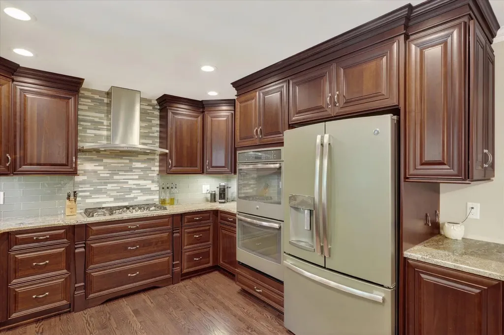 4022 Dun Rovin Court Commerce Charter Township MI 48382