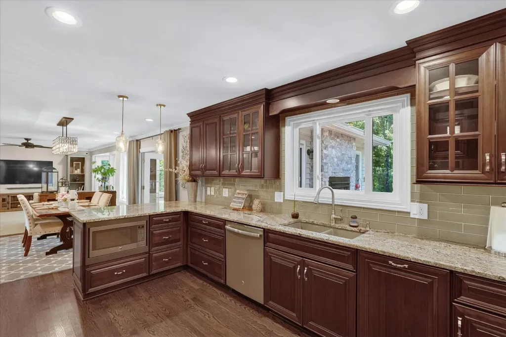 4022 Dun Rovin Court Commerce Charter Township MI 48382