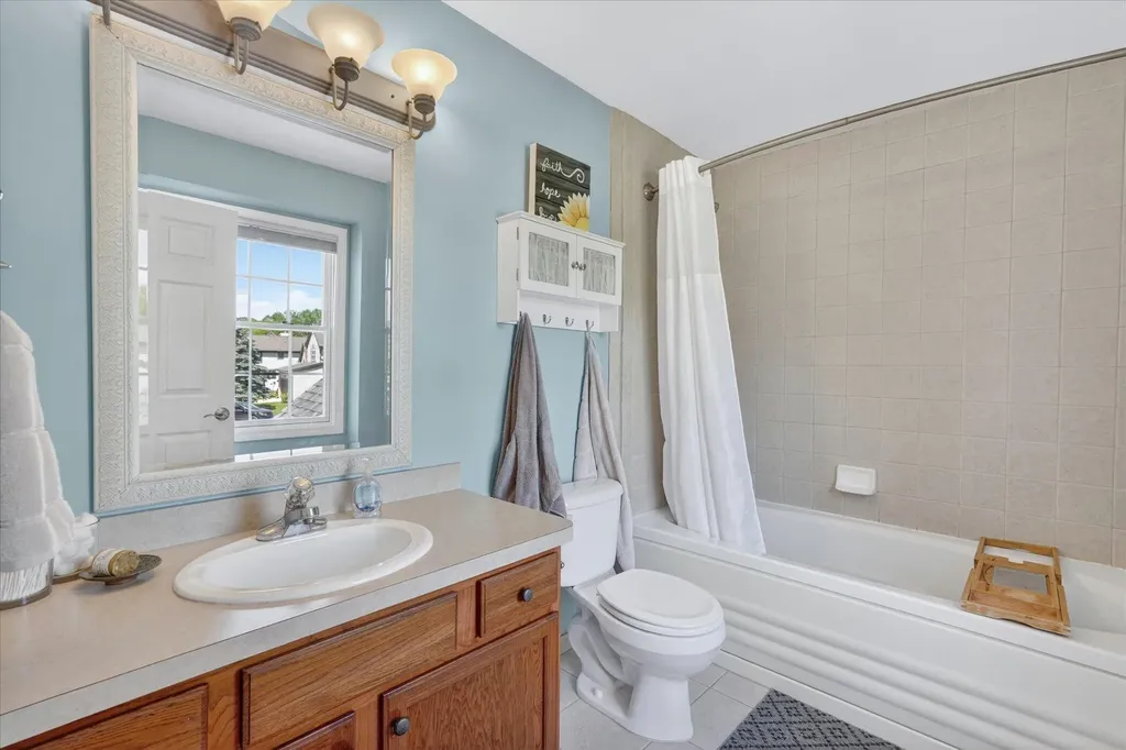 4022 Dun Rovin Court Commerce Charter Township MI 48382