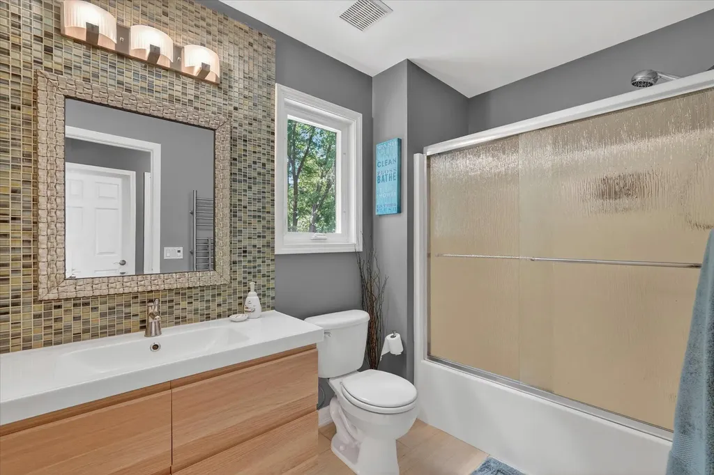 4022 Dun Rovin Court Commerce Charter Township MI 48382